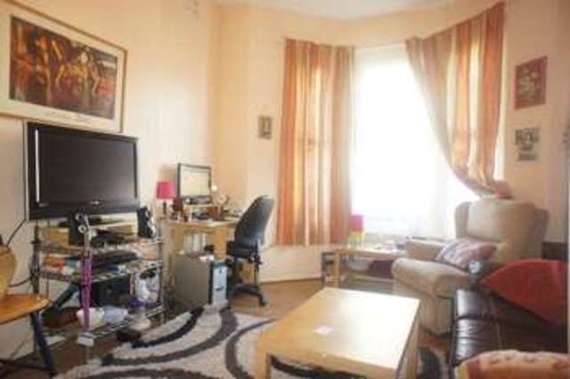 1 bedroom Flat for s...